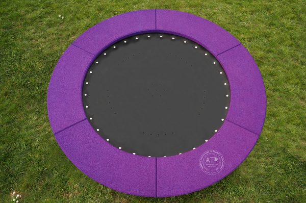 Produktfoto Bodentrampolin rund mit violettem EPDM Fallschutz